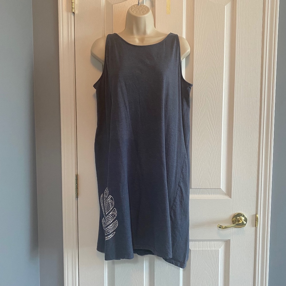 BUY 2 ITEMS & GET 1 FREE: T-shirt Tank Dress/Cover Up Sz L